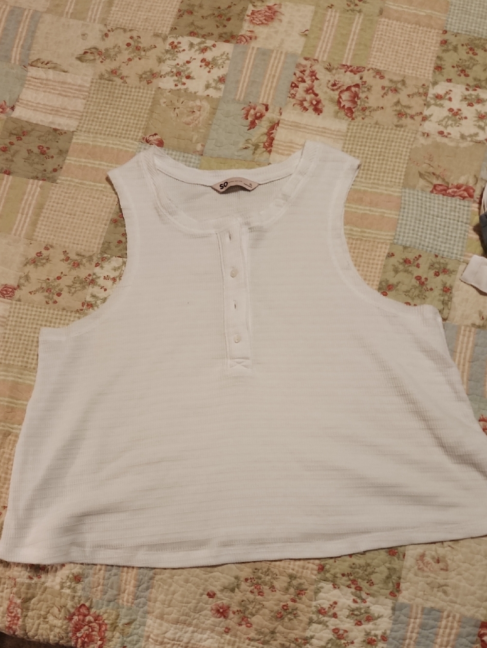SO White Ribbed Sleeveless Henley Crop Tank